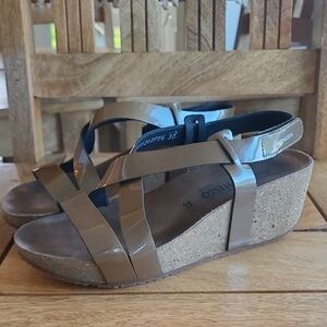 Mephisto Women's Taupe Patent Cork Wedge Sandals size 37 / US6